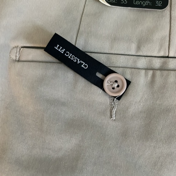 Bloomingdale’s The men’s store classic khaki pants 33w x 32L - Picture 4 of 8